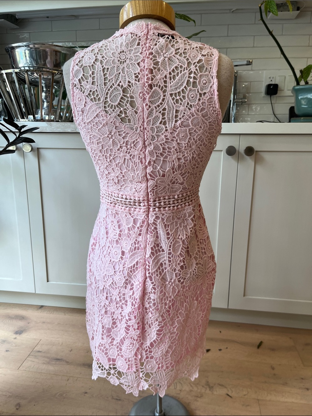 Eilly Bazar Sleeveless Baby Pink Lace Shift Dress - Elegant Floral Crochet - Picture 7 of 11